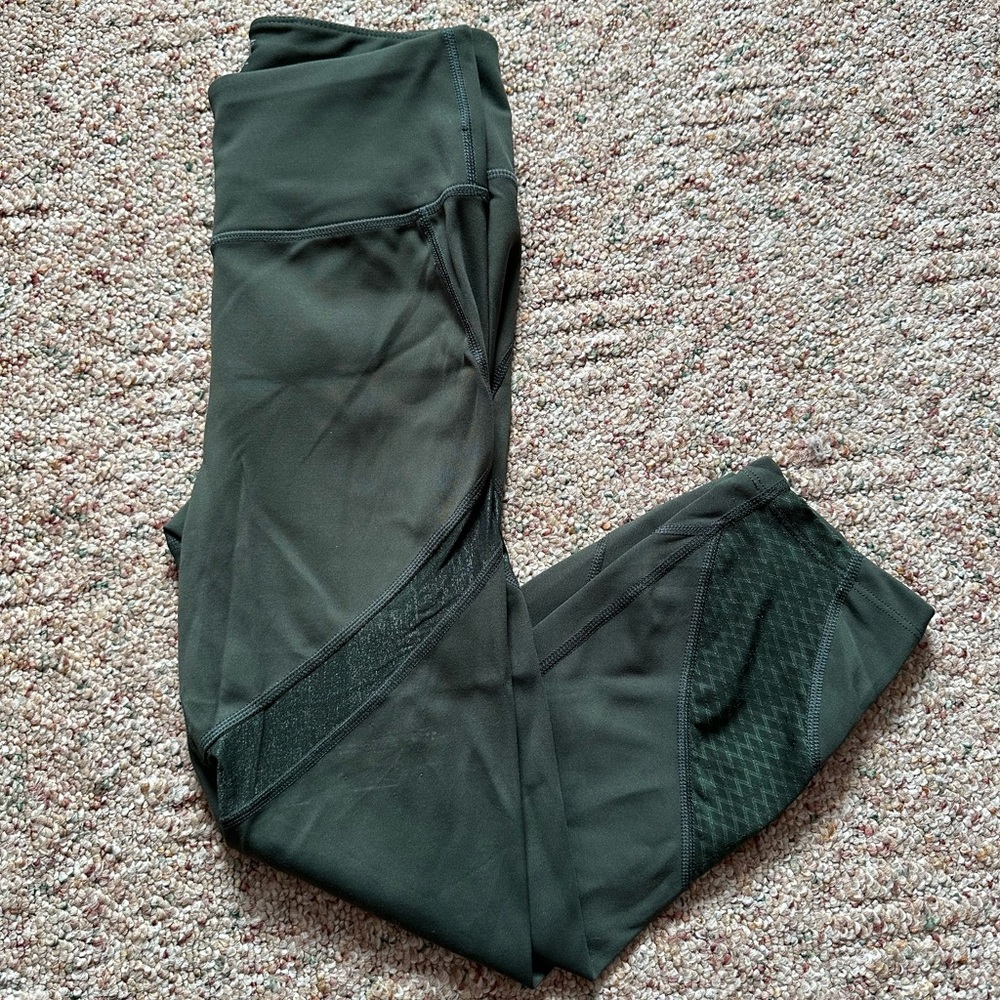 Green mesh cropped leggings